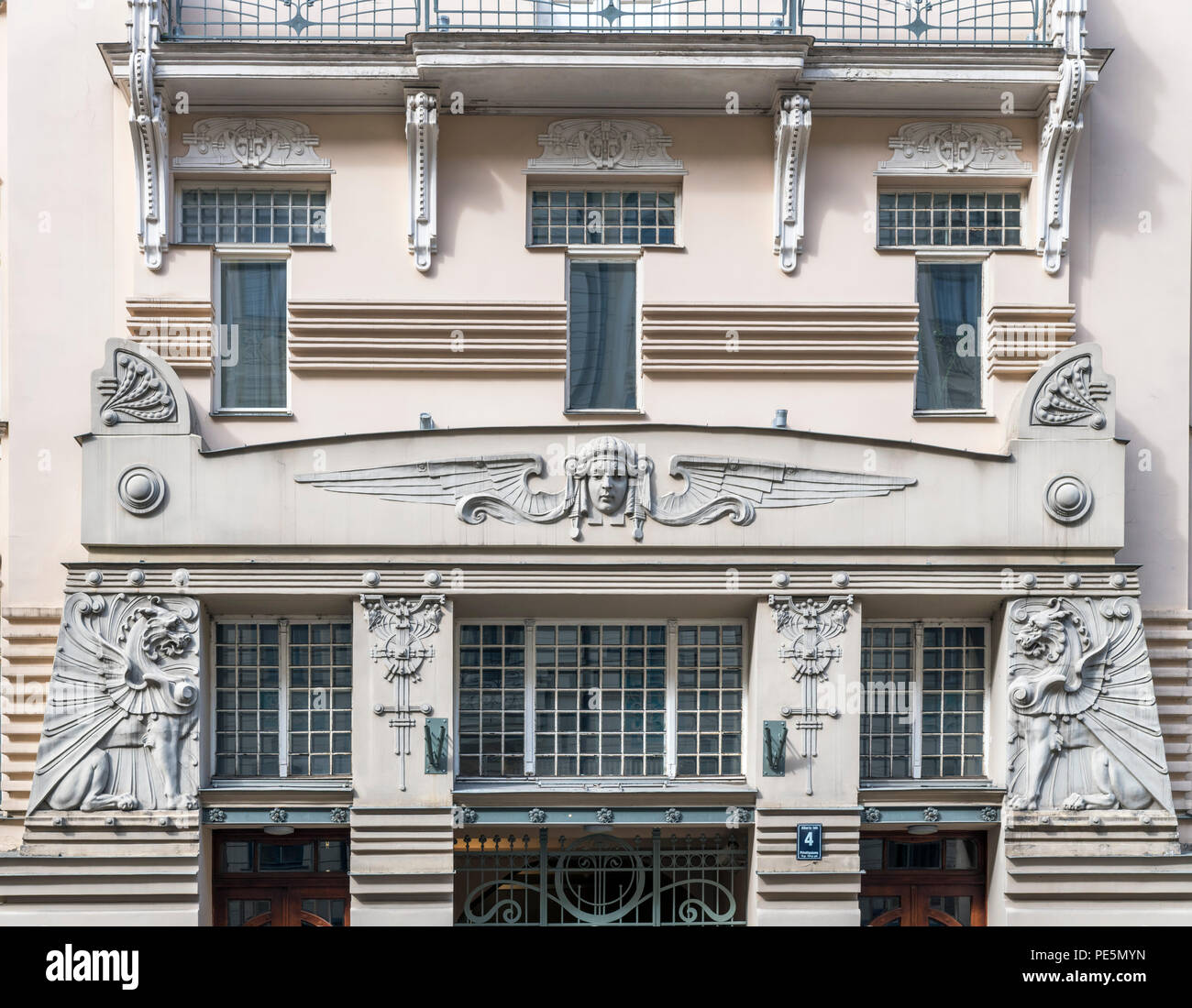 Edificio de estilo Art Nouveau en Alberta Iela en Centrs (Central) de Riga Riga, Letonia. Foto de stock