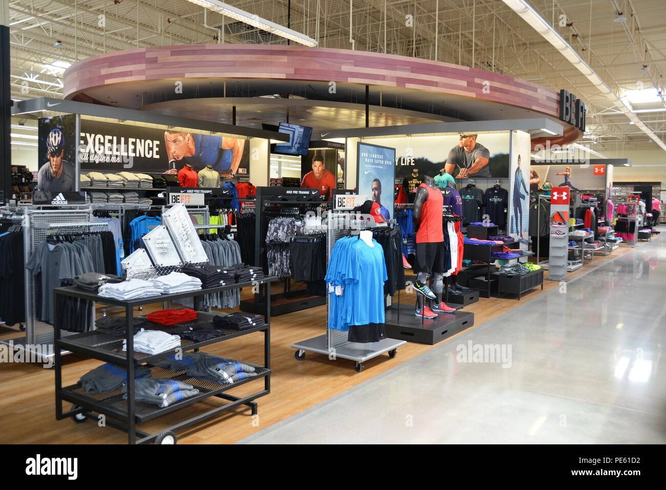 Tienda atletismo Clearance