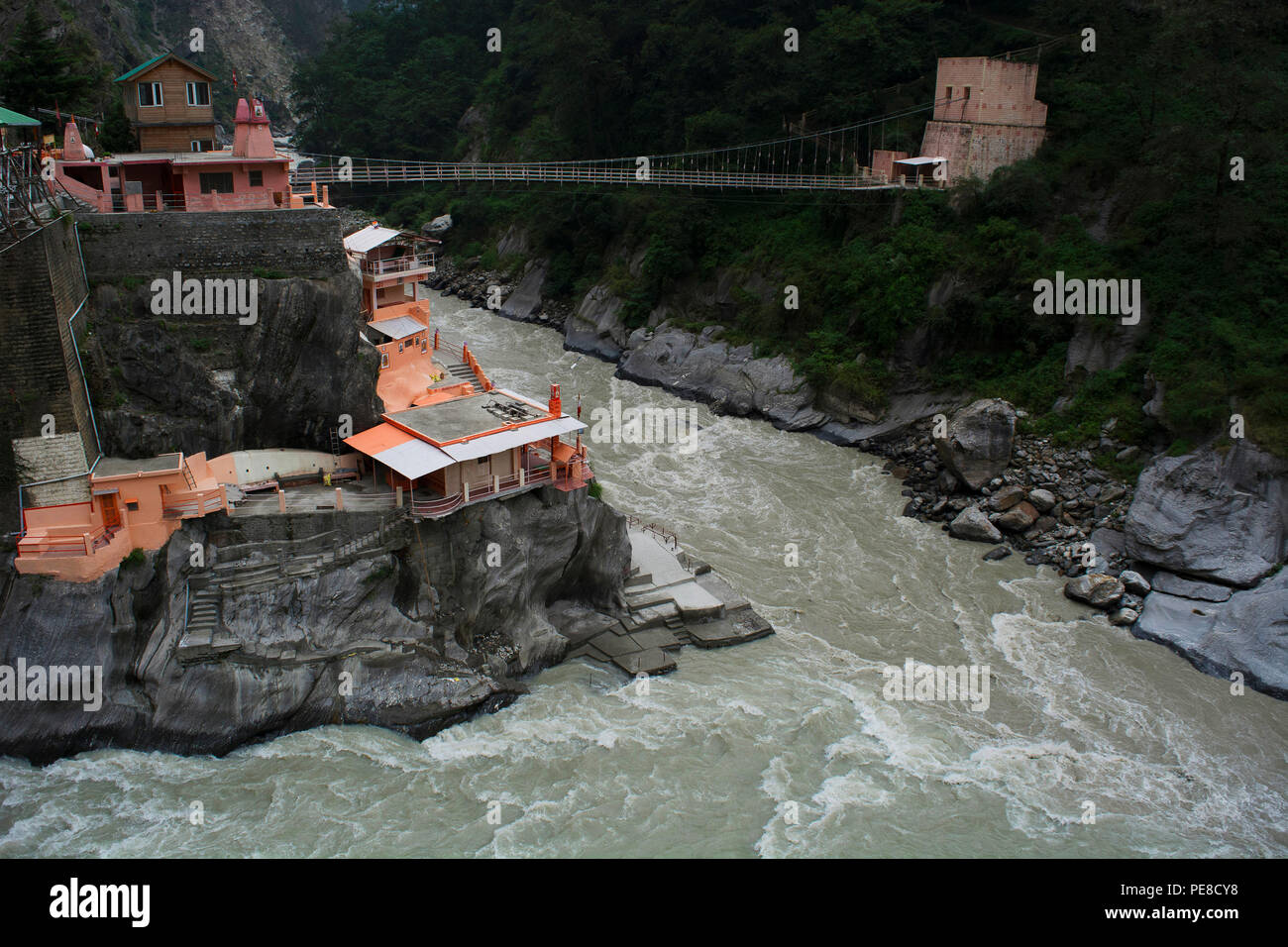 Vishnuprayag ciudad en una elevación de 1372 m conocida por sus ashrams sagrados y templos, Chamoli distrito Uttarakhand, India. Foto de stock