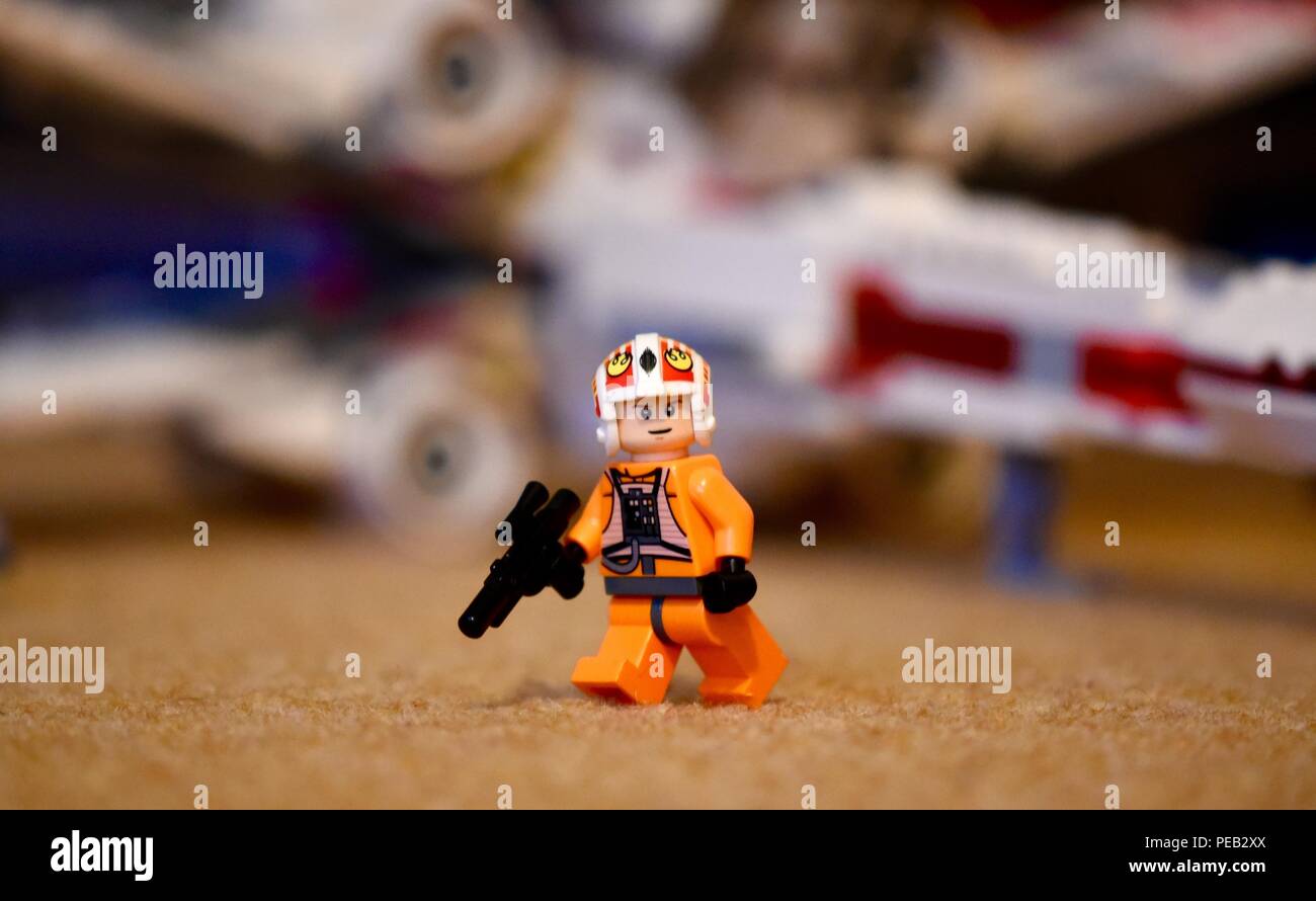 Star Wars X-Wing fighter, piloto de Lego luke skywalker Foto de stock