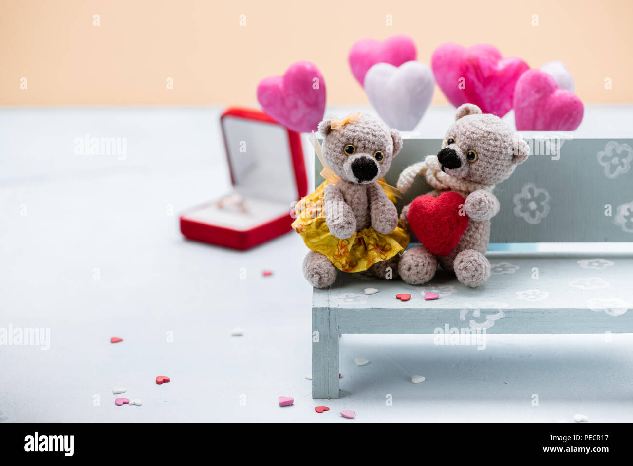 Corazón Rojo Y Oso De Peluche Para El Amor En San Valentín, Estilo