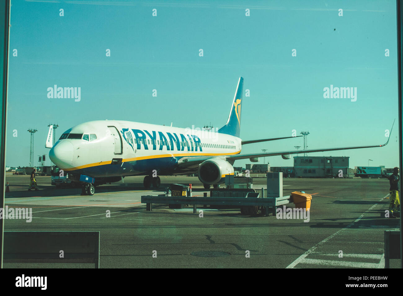 Avión de Ryanair en el aeropuerto de Copenhague Foto de stock