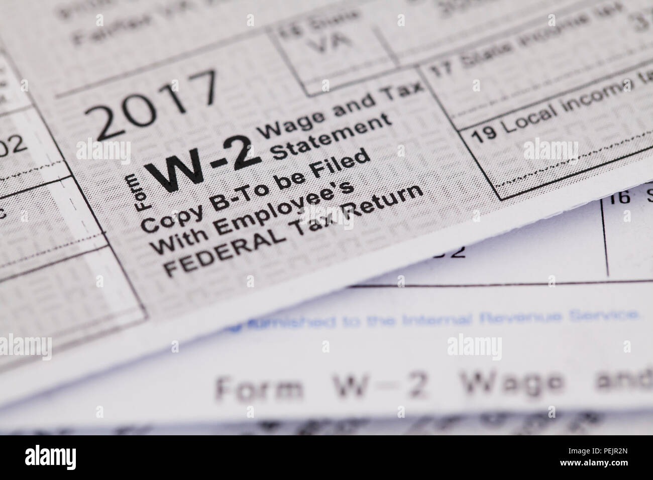 2017 W-2, Federal, declaración de impuestos y salarios - EE.UU. Foto de stock