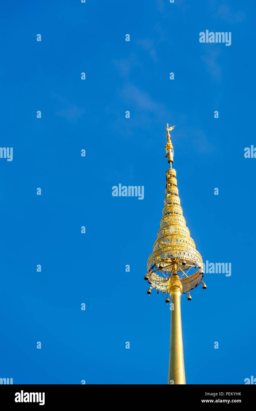 Templo en la provincia de Ubon Ratchathani, en el noreste (Isan) en la región, Tailandia Foto de stock