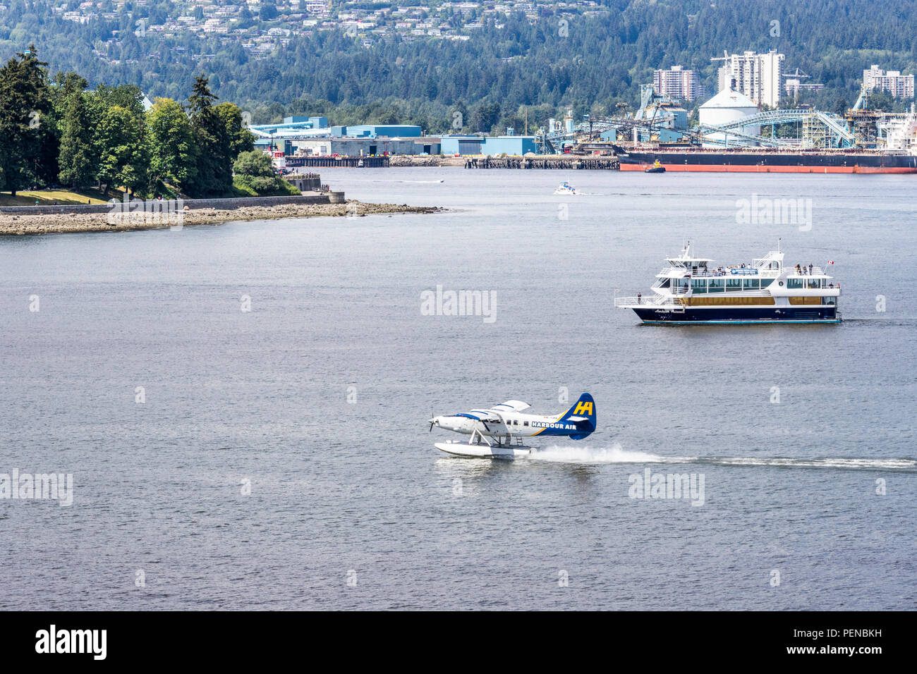 Un ajetreado Sábado por la tarde en el puerto de Vancouver, British Columbia, Canadá Foto de stock