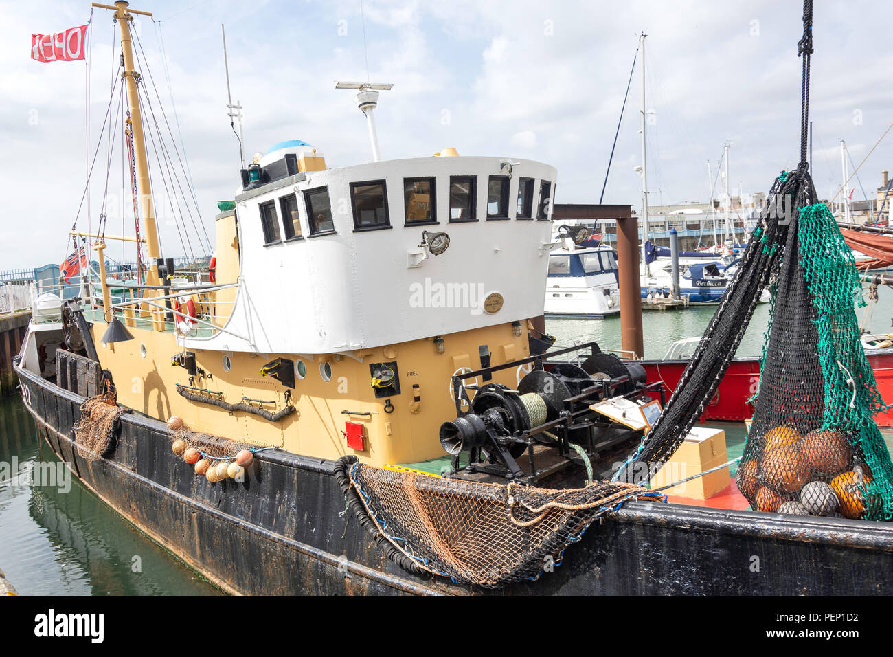 Hula hoop housing To adapt Antiguos buques de pesca fotografías e imágenes de alta resolución - Alamy Hula hoop housing To adapt Antiguos buques de pesca fotografías e imágenes de alta resolución - Alamy