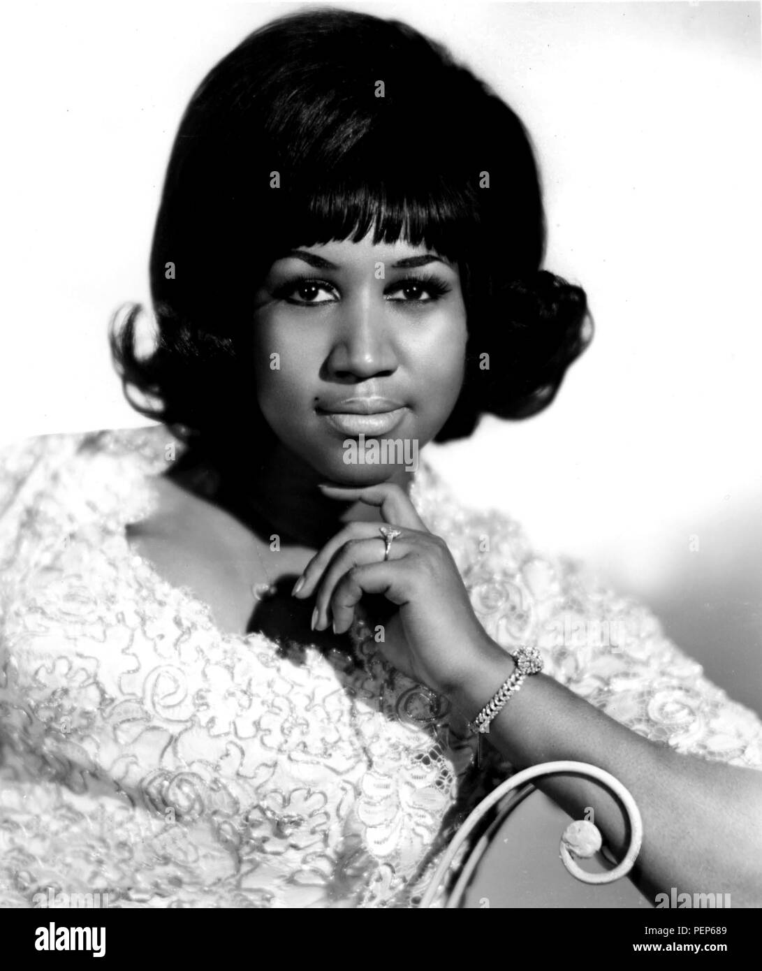 American soul, R&B, pop, compositora y cantante de gospel, Aretha Franklin, 22 (Louise Aretha Franklin, nacido en Memphis, Tennessee, 25 de marzo de 1942). Uno de los artistas musicales más vendido de todos los tiempos. A las 14 de 1956, grabó el canto gospel en Detroit's New Bethel Baptist Church, donde su padre era ministro. A las 18, en 1960, se embarcó en una carrera secular, por Columbia Records. 1967 se unió a Atlántico, y se convirtió en un gran éxito comercial con canciones ''el respeto'' y aclamados álbumes: Nunca amé a un hombre el camino I Love You (1967), Señora Alma (1968), joven, talentoso y negro (1972). A finales de la década de 1960 ella w Foto de stock