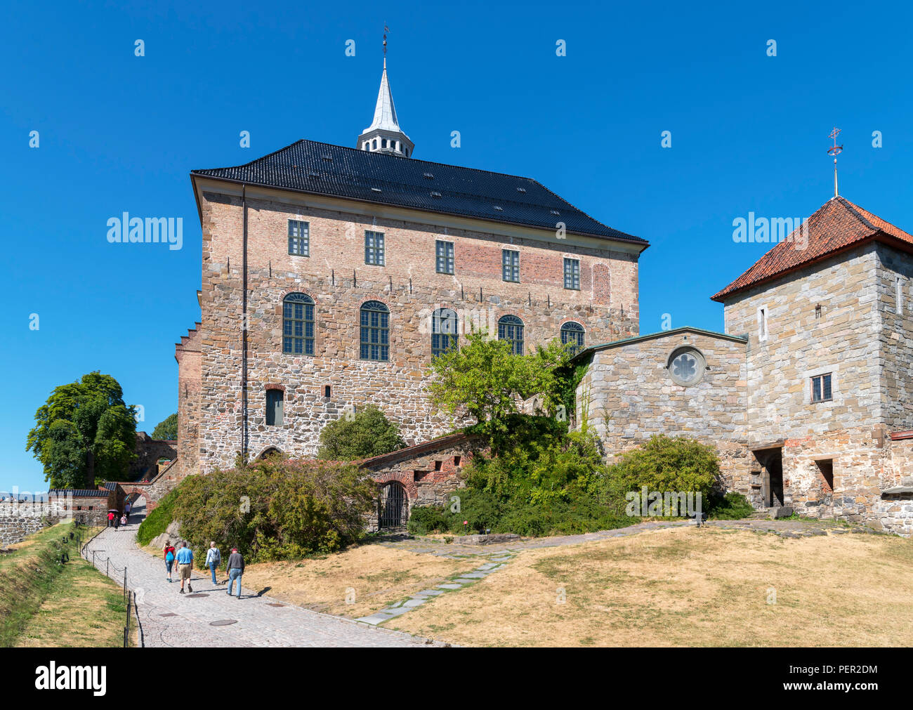 La fortaleza de Akershus (Akershus Festning) y el castillo Akershus (Akershus Slott), Oslo, Noruega Foto de stock