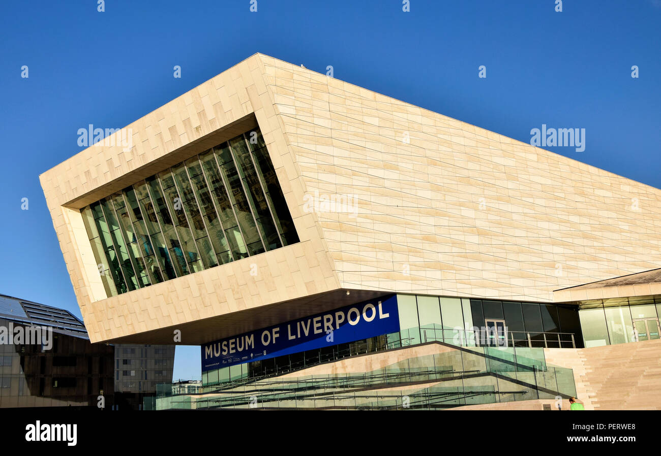 Exterior del Museo de Liverpool, Reino Unido Foto de stock