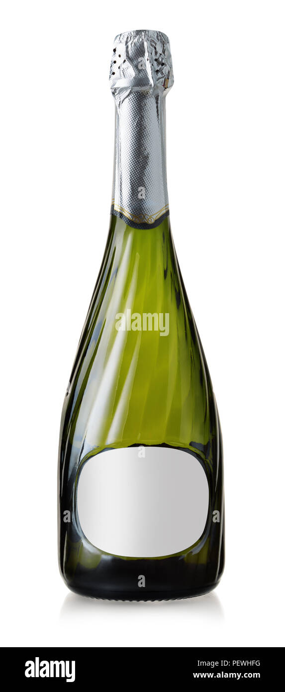 Vista frontal de la botella de vino espumoso con etiqueta en blanco aislado en blanco Foto de stock