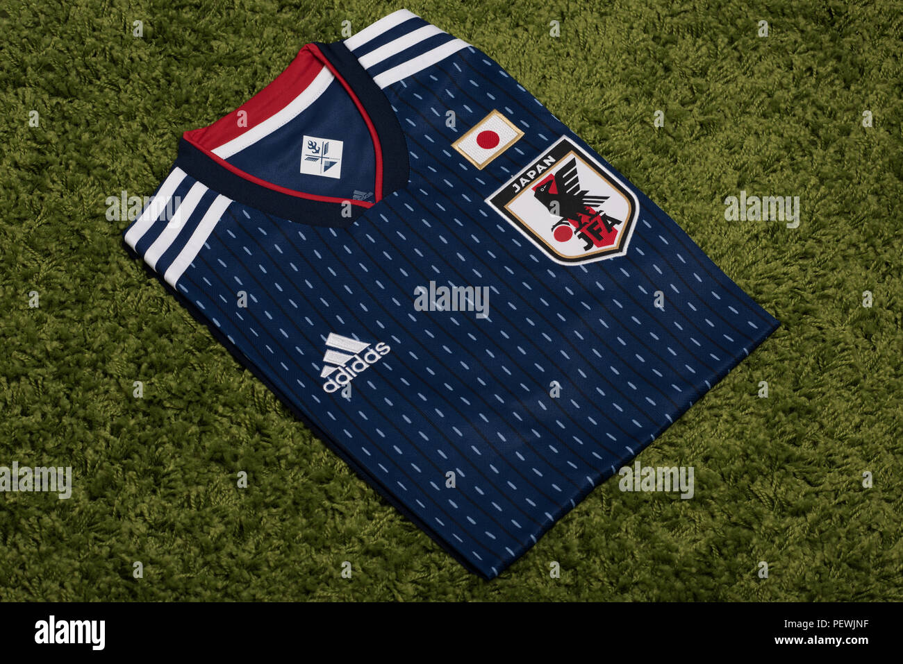 Camiseta de la selección nacional de fútbol japonesa. La Copa Mundial de la  FIFA 2018 Fotografía de stock - Alamy