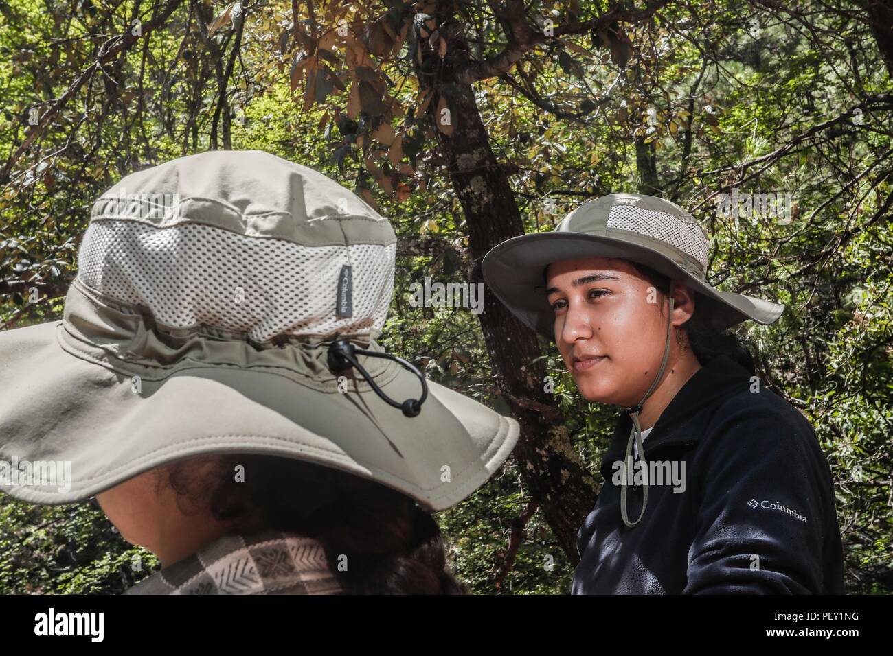 Máxima Marquesina Cereal Sobreros pará el sol patrocinados por Columbia, Ropa de campo. Actividad de  campo, ropa de campo, sombrero de campo, sombrero para el sol, sombrero  Columbia. mujeres usando sombrero, ropa laboral y complementos