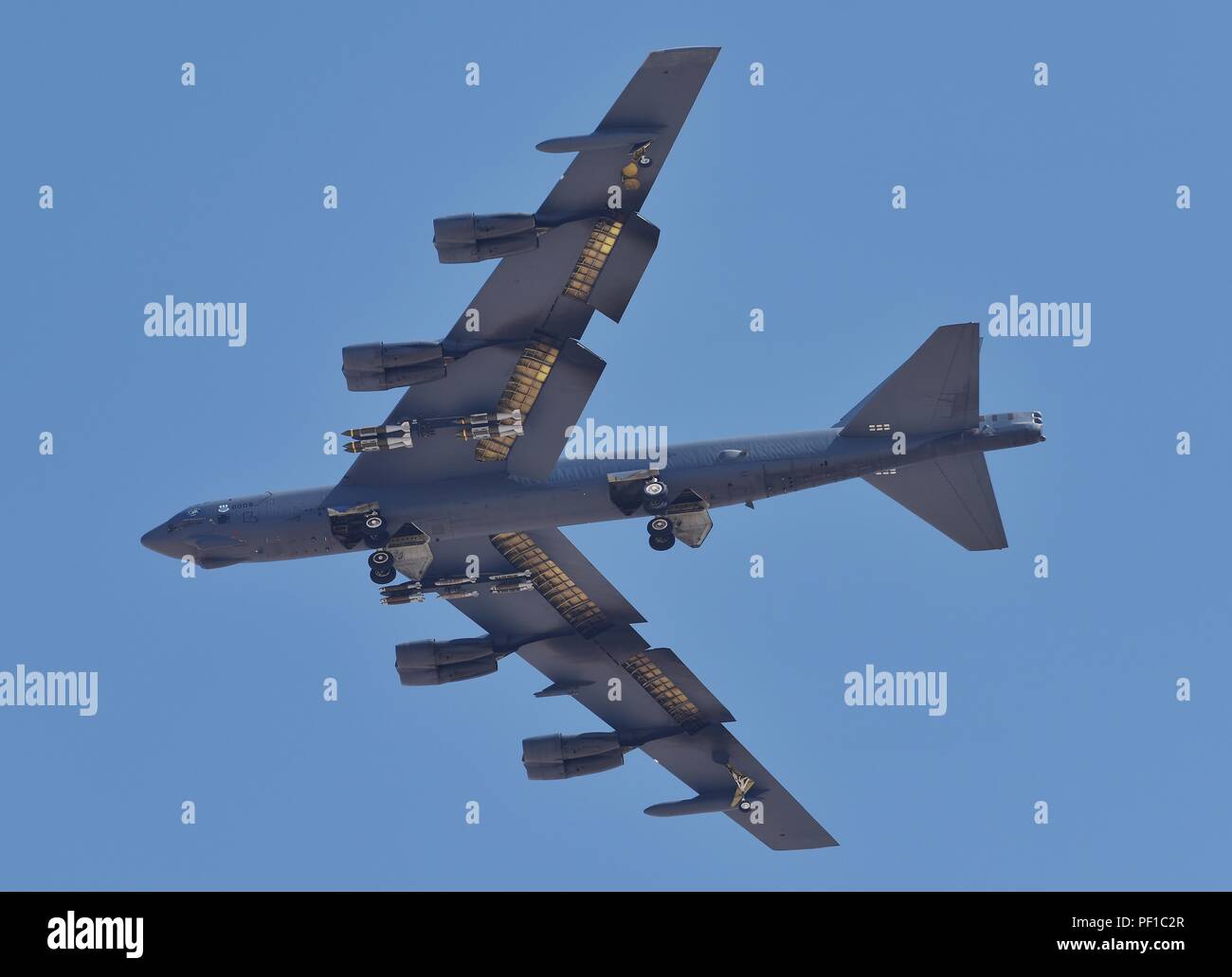 Bombarderos B-52 de Barksdale AFB desplegado en Al Udeid Air Force Base en Qatar durante la operación inherente resolver Foto de stock