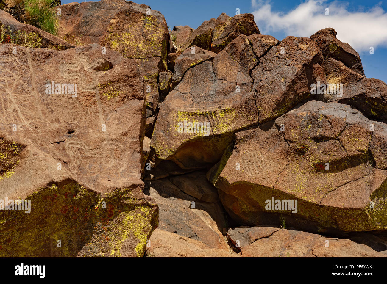 China Lake CA EE UU 26 Abr 2014 Poco Petroglyph Ca n En El Lago 