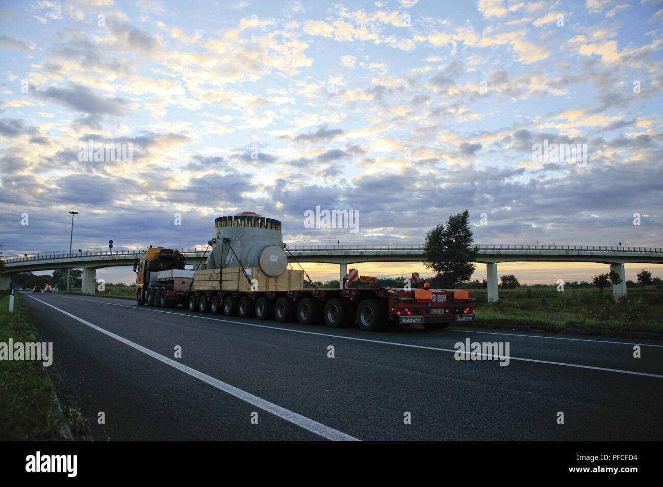 Petrolvalves fotografías e imágenes de alta resolución Alamy