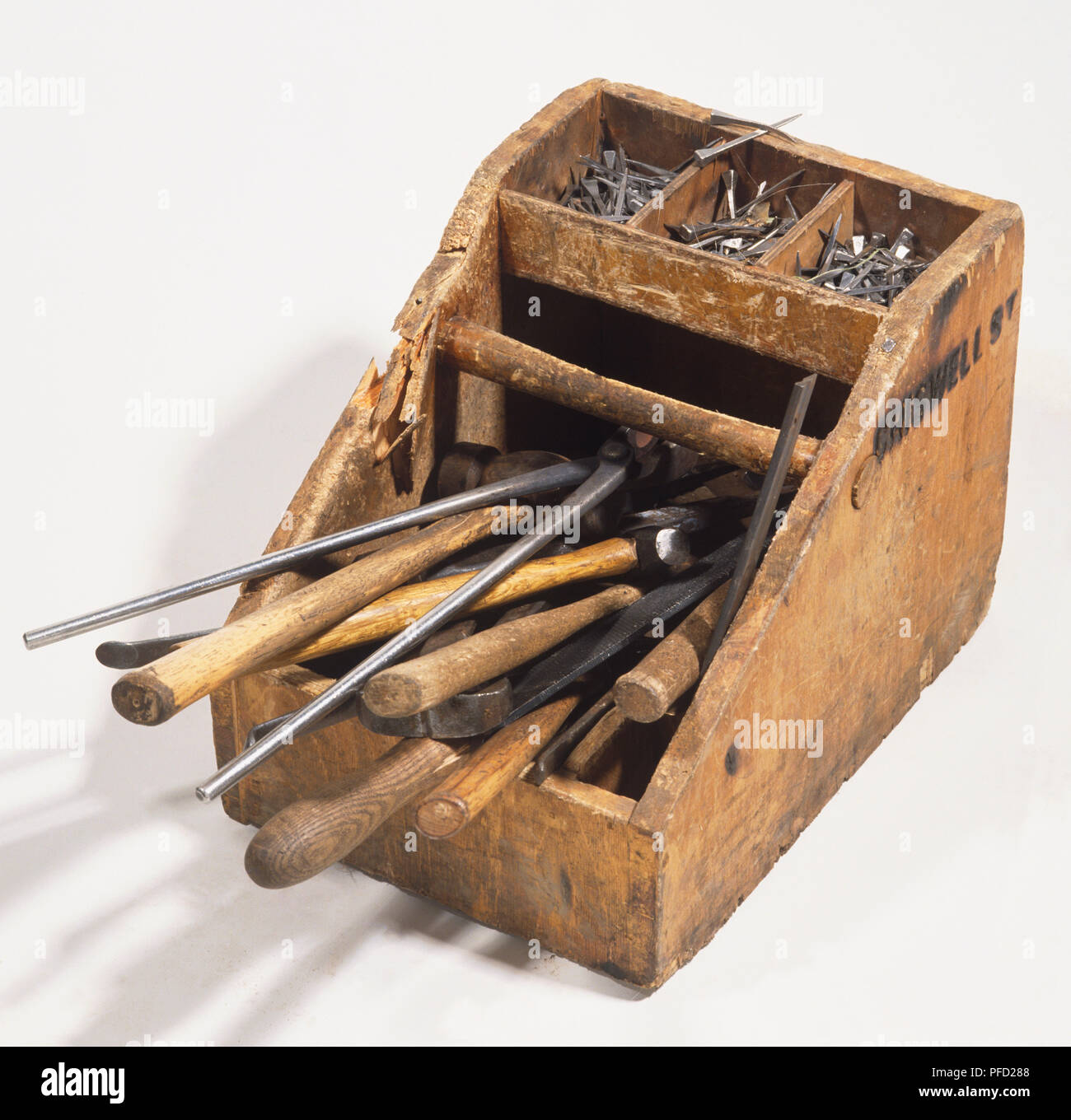 Farrier's caja de herramientas esenciales para herrar caballos Fotografía  de stock - Alamy