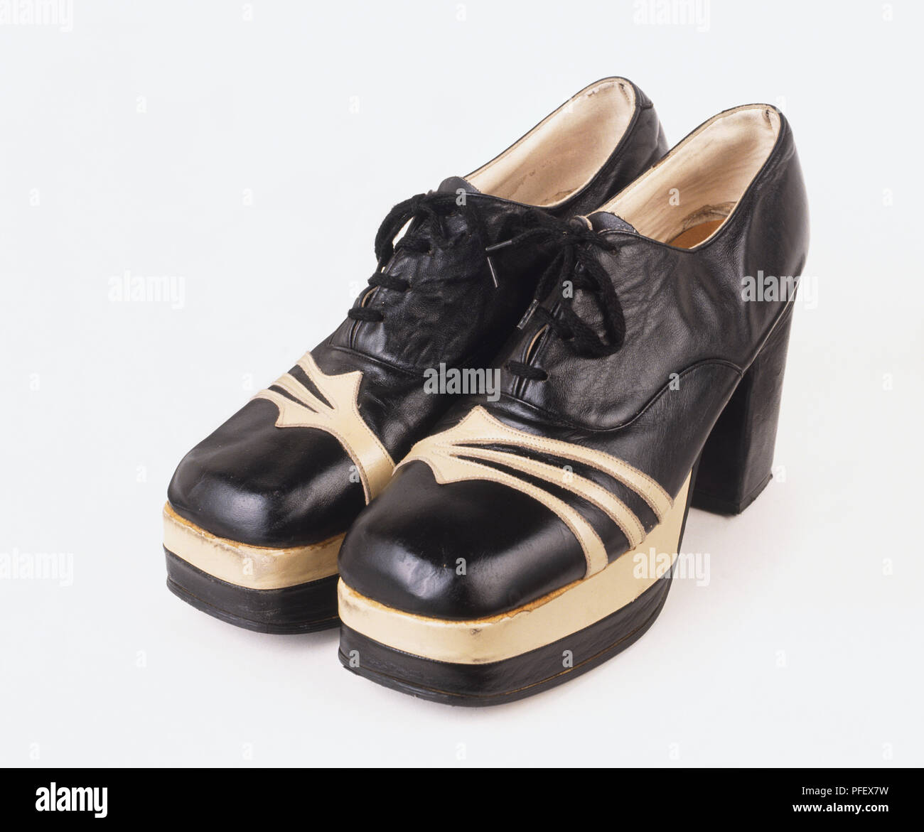 Shoes 1970s e imágenes de alta resolución - Alamy