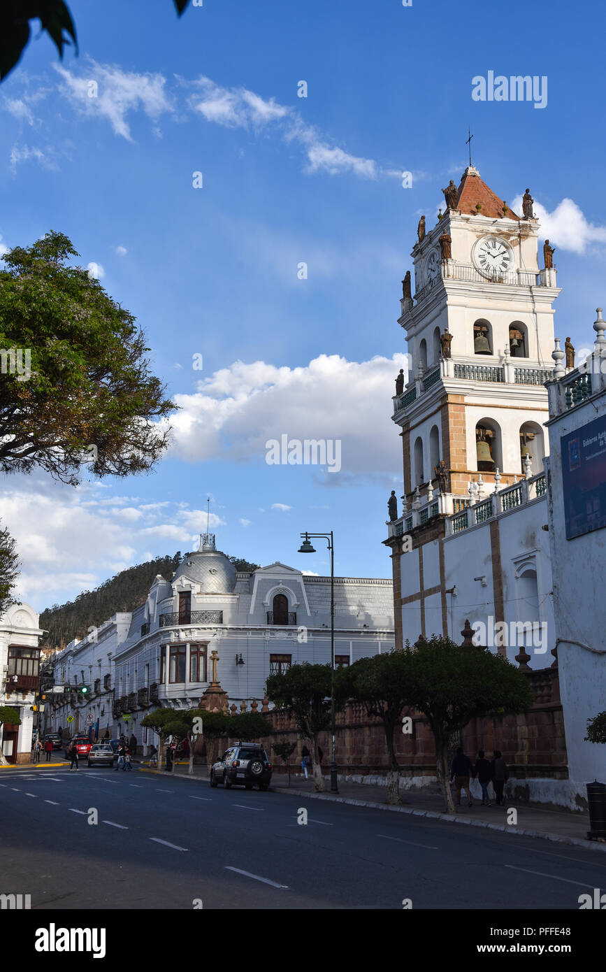 La Catedral Metropolitana de la ciudad de Sucre, en la Plaza 25 de mayo plaza en Sucre, Bolivia Foto de stock