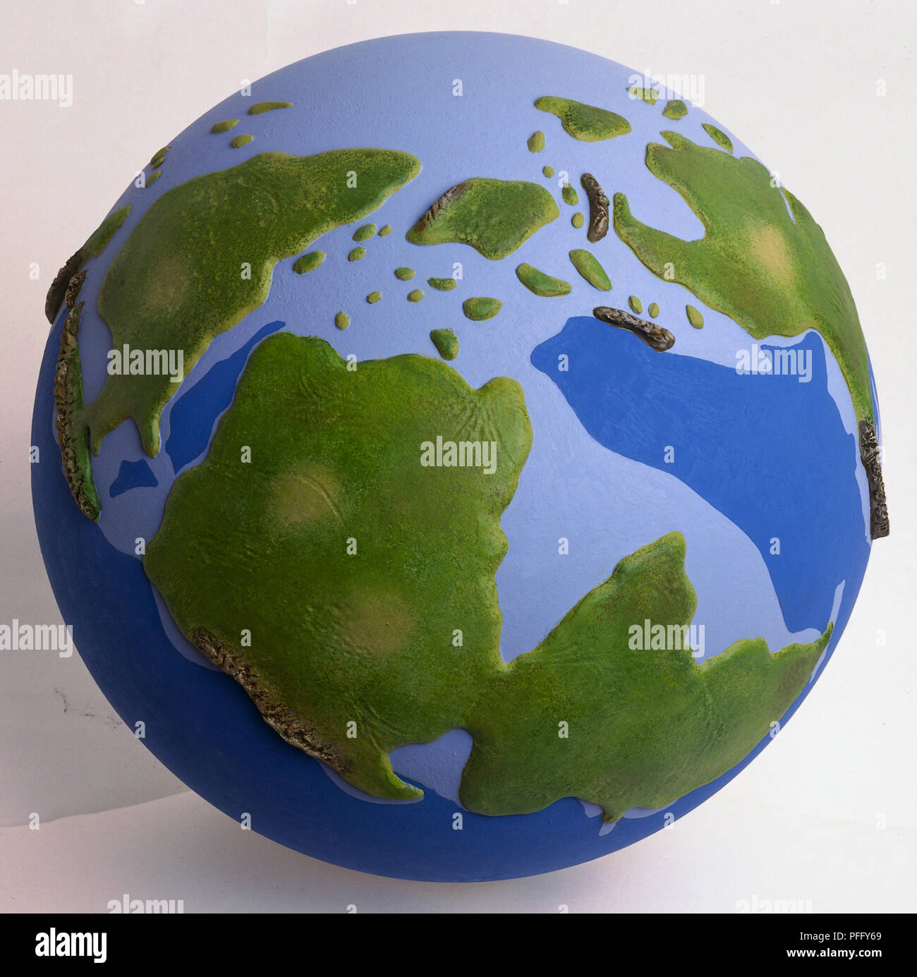 Modelo de la tierra durante el periodo Jurásico antes de los continentes habían tomado el día de hoy las formas y lugares. Pedazos dispersos de América del Norte, América del Sur y África son visibles. Foto de stock