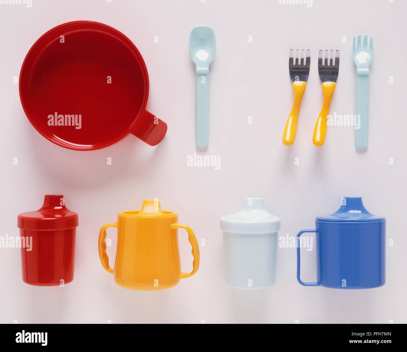 Selección de los utensilios de comida para bebés Fotografía de stock - Alamy