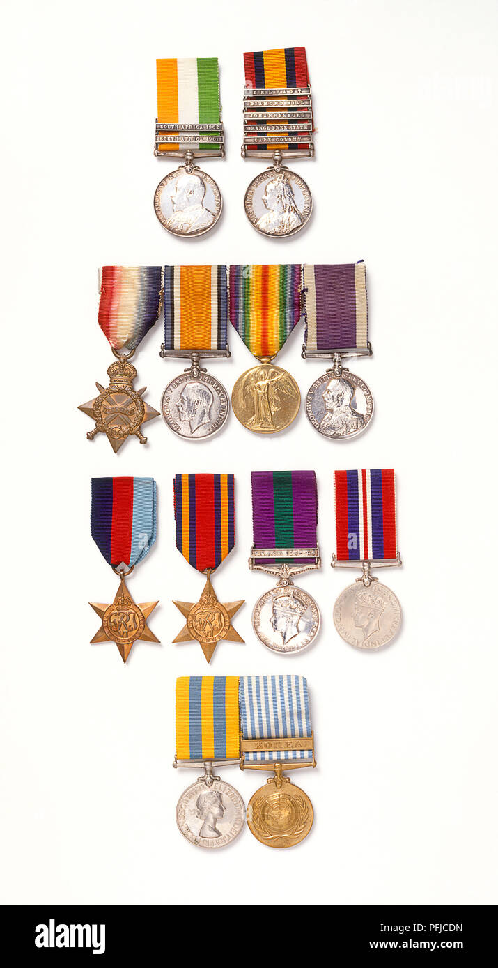 Una Colección De Medallas Militares Del Ejército Británico. Fotos,  retratos, imágenes y fotografía de archivo libres de derecho. Image 5872977