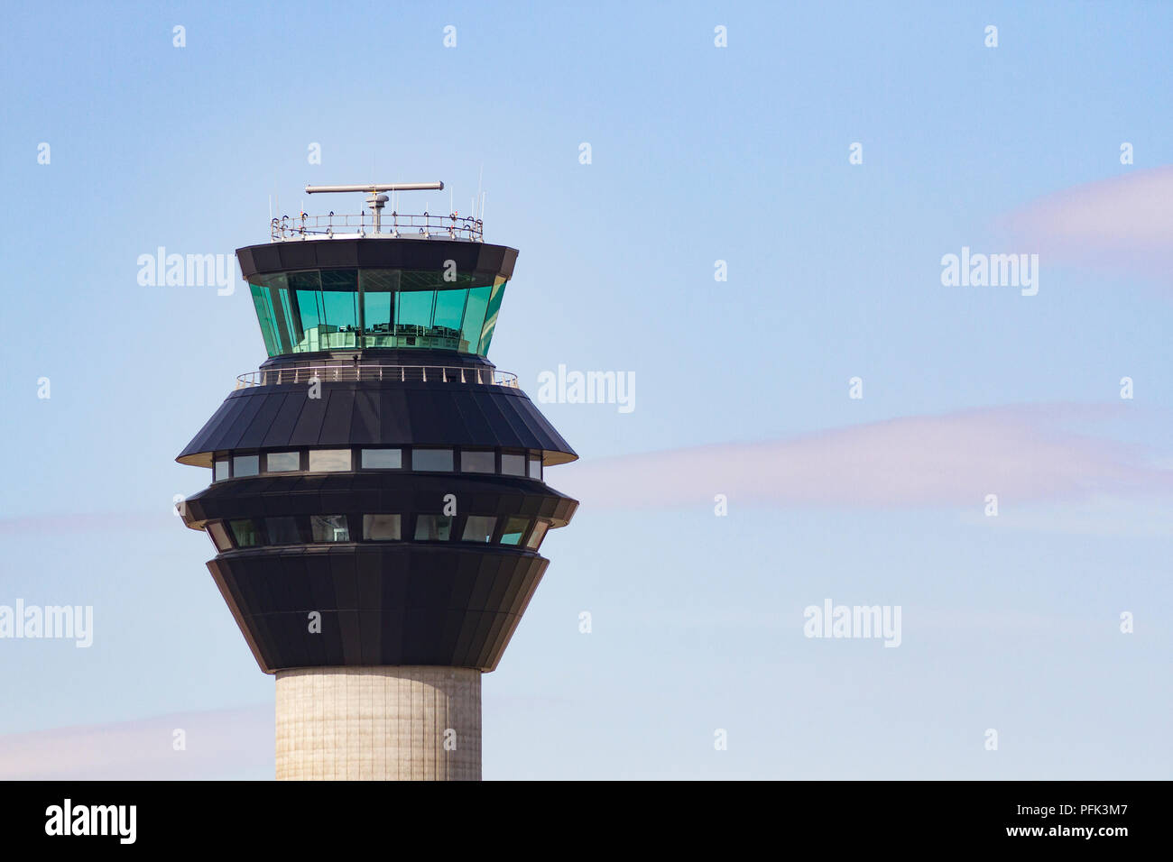 Torre de Control del Aeropuerto de Manchester Foto de stock