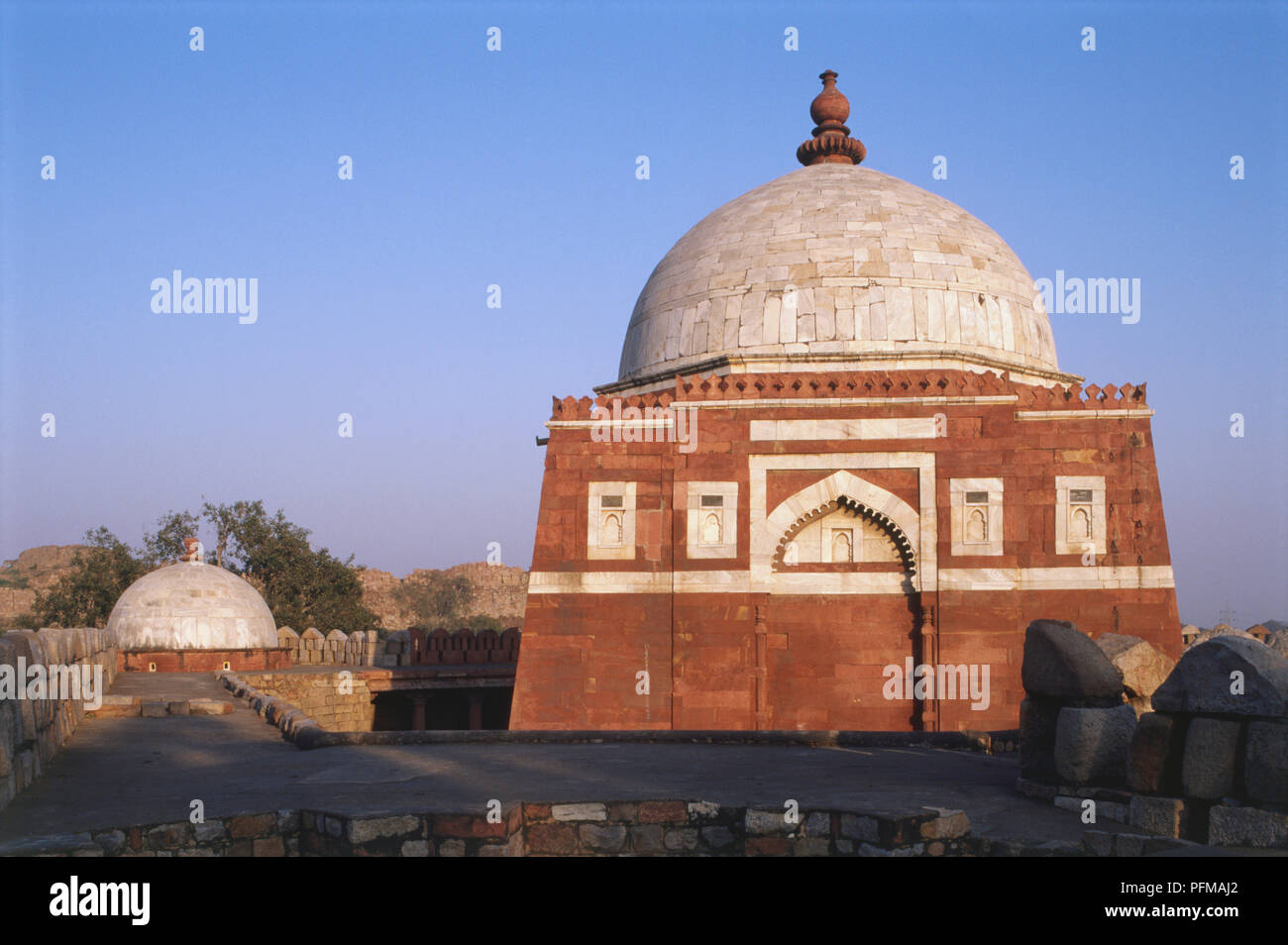 La India, Delhi, Tughlaqabad, Ghiyasuddin Tughlaq's Tomb, el La India, Delhi, Tughlaqabad, Ghiyasuddin Tughlaq's Tomb, el