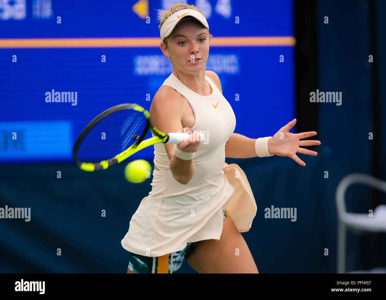 Katie Swan de Gran Bretaña en acción durante la primera ronda de calificación en el US Open 2018, torneo de tenis de Grand Slam. Nueva York, Estados Unidos. de agosto de