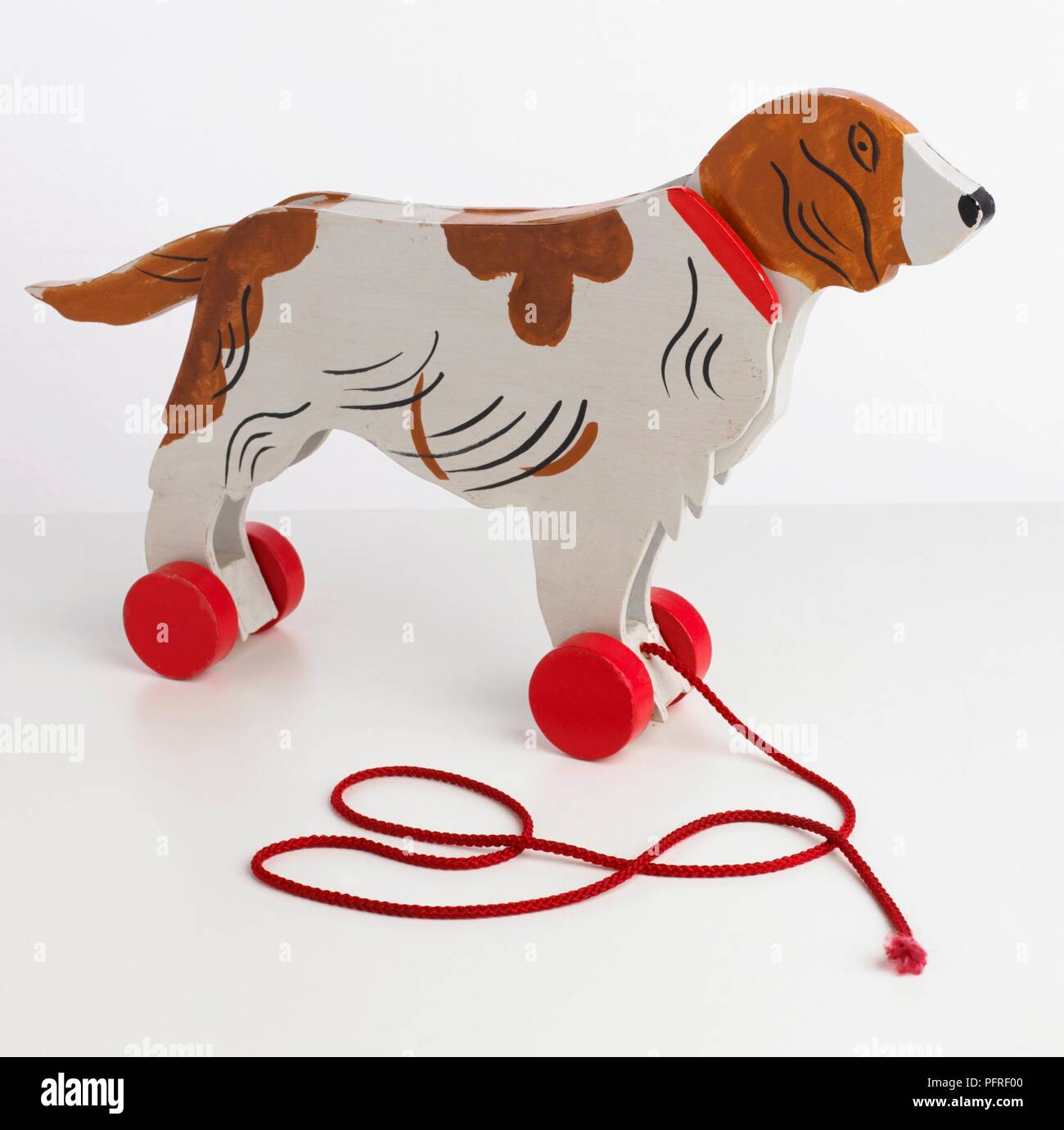 perro con ruedas juguete