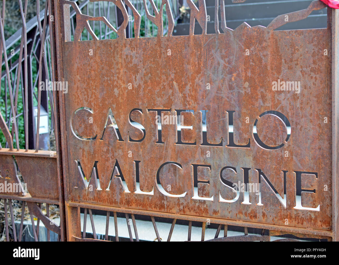 Puertas del castillo de Malcesine Foto de stock