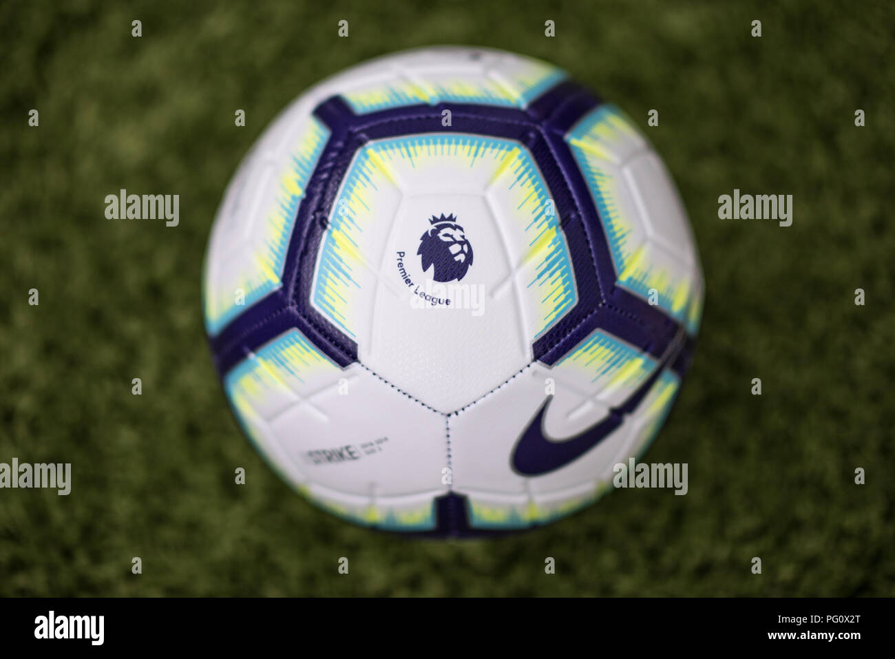Mirar diversión educador Merlin Nike pelota para la temporada 2018/19 de la Premier League  Fotografía de stock - Alamy