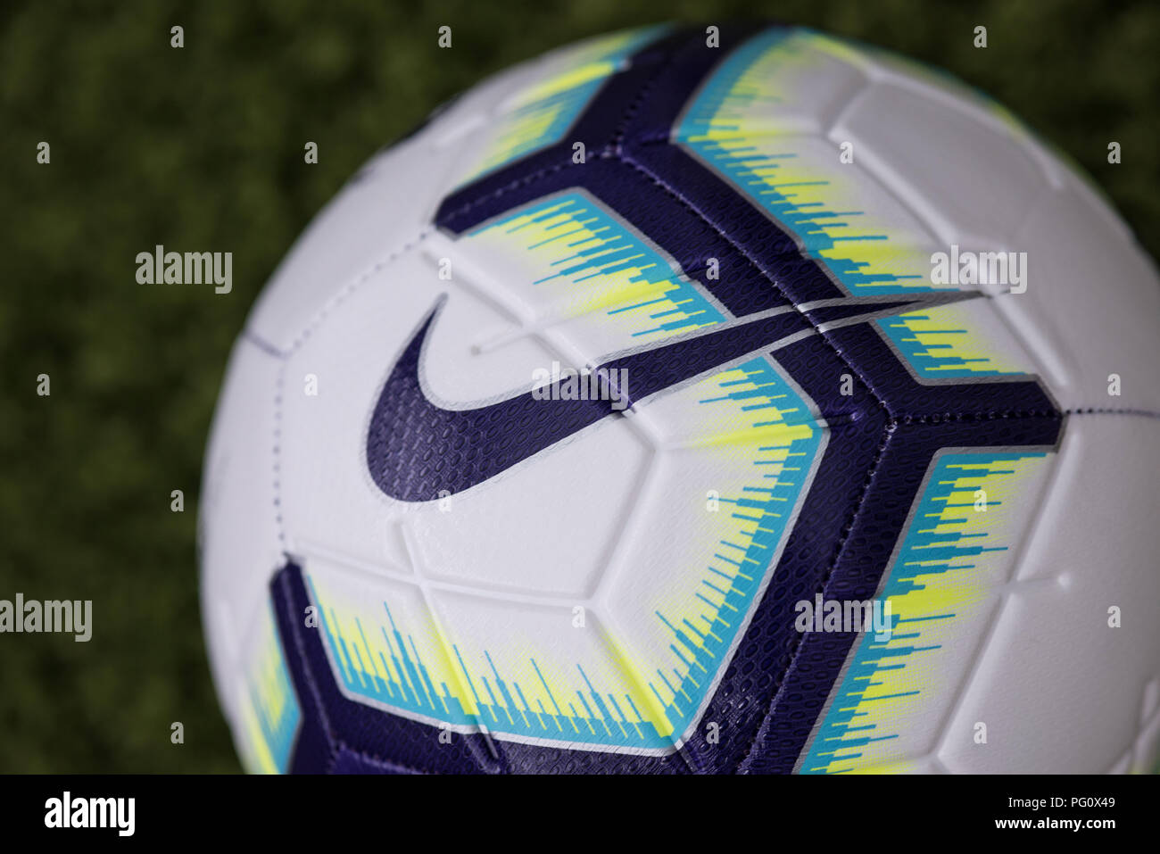 Abuelo Contribuyente en términos de Nike premier league football 18 19 fotografías e imágenes de alta  resolución - Alamy