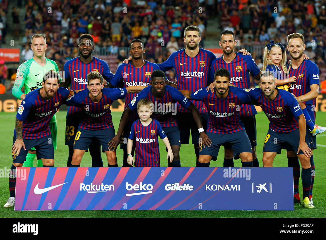 Barcelona, España. Crédito: D. 18 Aug, 2018. Equipo de Barcelona line-up (Barcelona) Football/Soccer : Español de Primera División partido entre el FC Barcelona 3-0 Alaves el estadio Camp