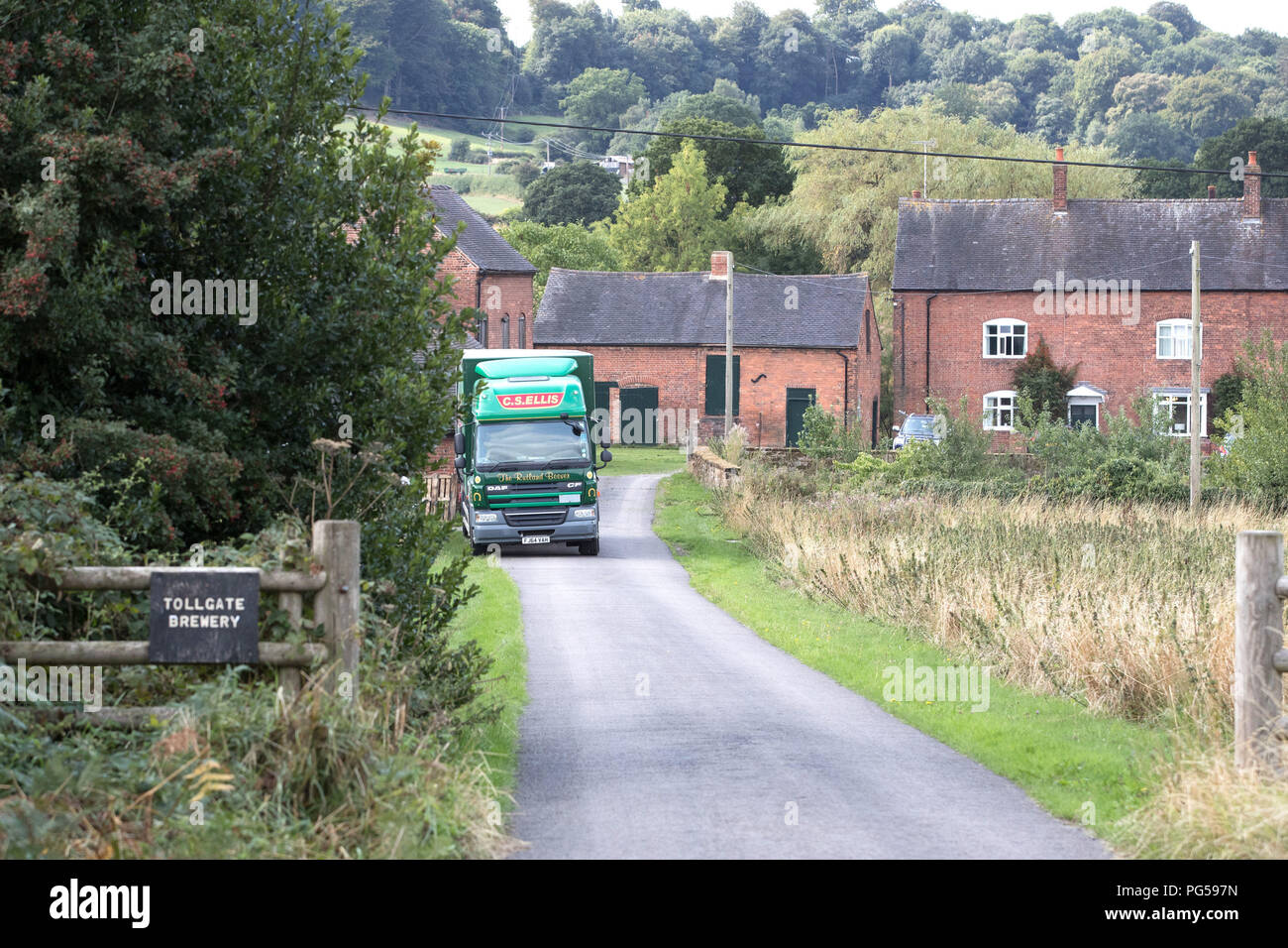 Fábrica de cerveza Tollgate en Ashby-de-a-Zouch, Leicestershire, ya que se ha instado a la fábrica de cerveza a disculparse por el uso altamente inapropiado de la diosa hindú Kalika como imagen en su IPA Kalika. Foto de stock