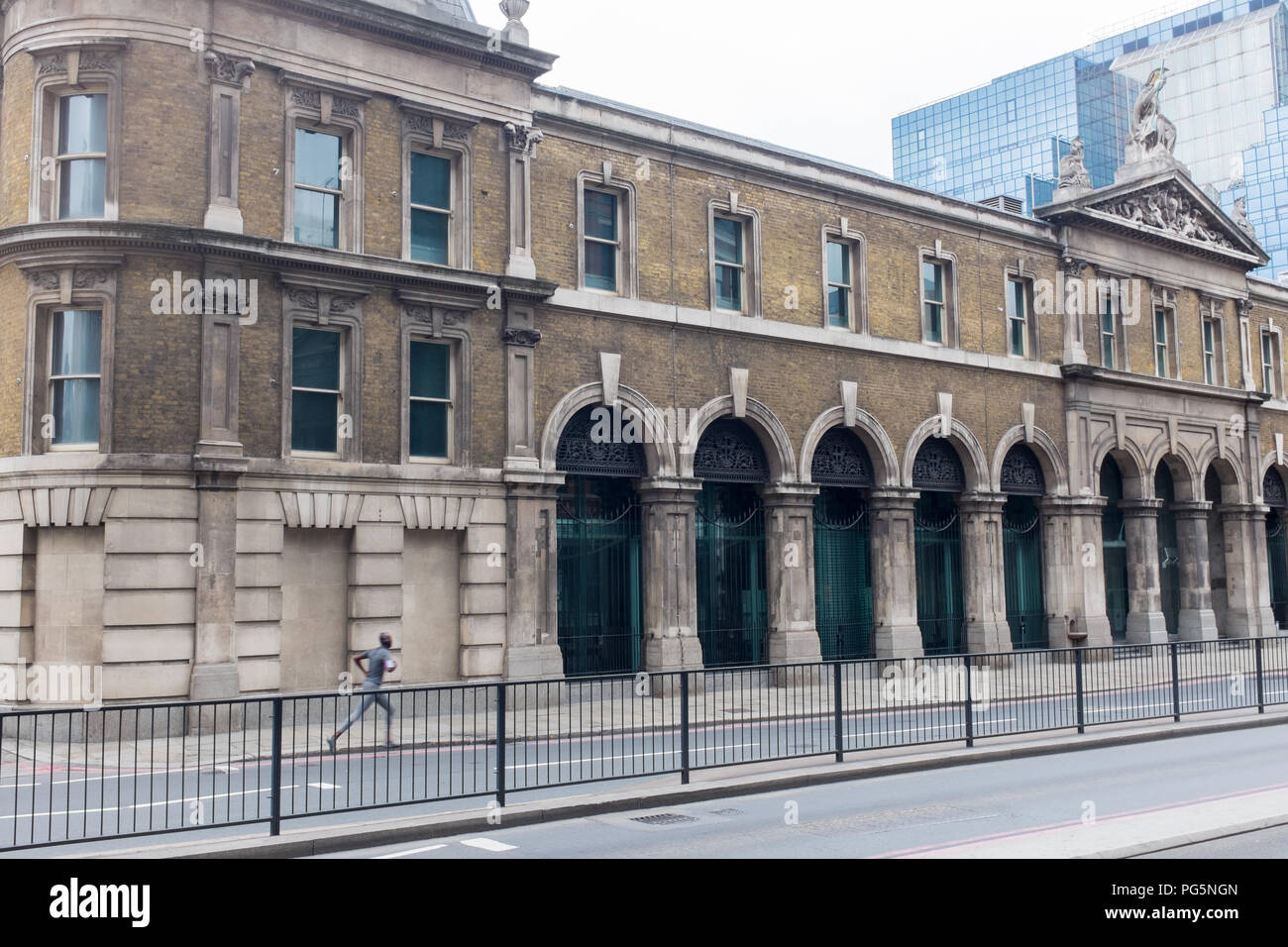 El Old Billingsgate Fish Market edificio victoriano en Lower Thames Street, de Londres, que ahora es una hospitalidad y eventos Foto de stock