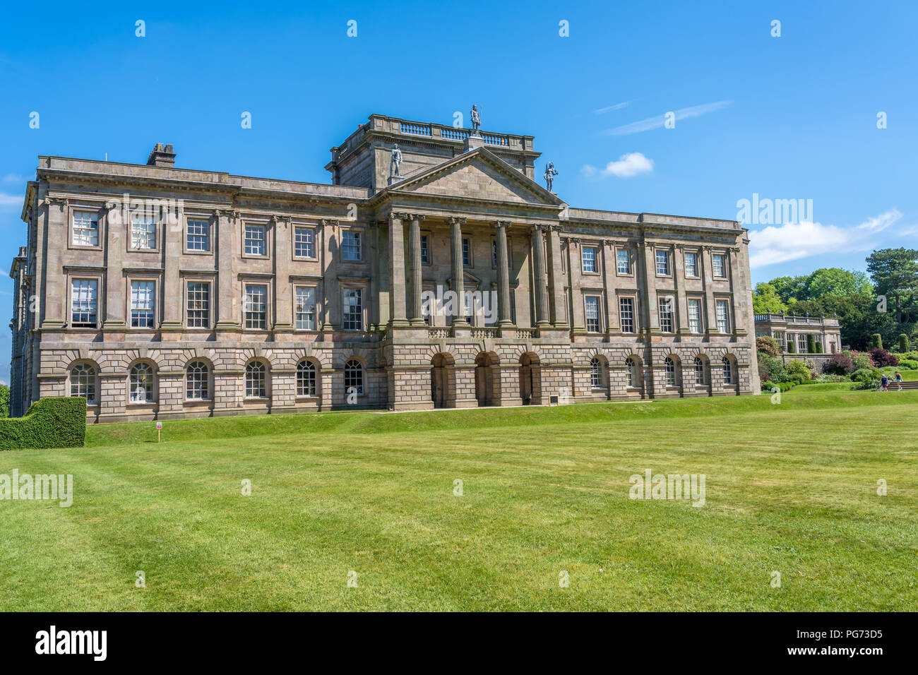 Casa de Lyme en Lyme Park Cheshire en sol de primavera Foto de stock