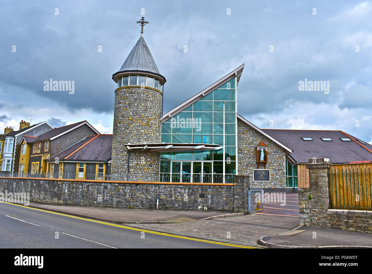 St Marys Iglesia Católica Romana, Ewenny Road, Bridgend, S.Gales. Un