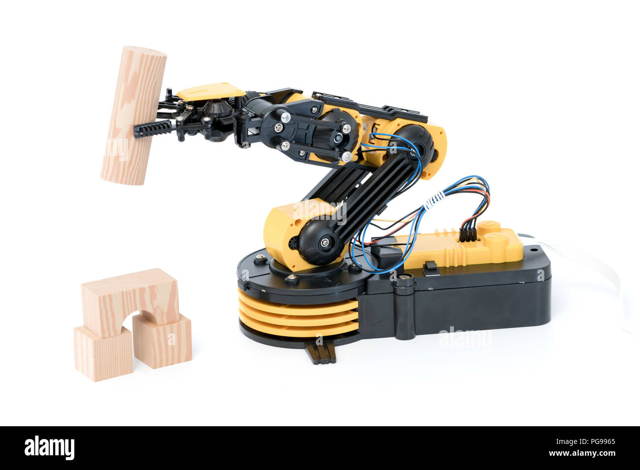 Brazo robótico utilizando bloques de construcción Fotografía de stock -  Alamy