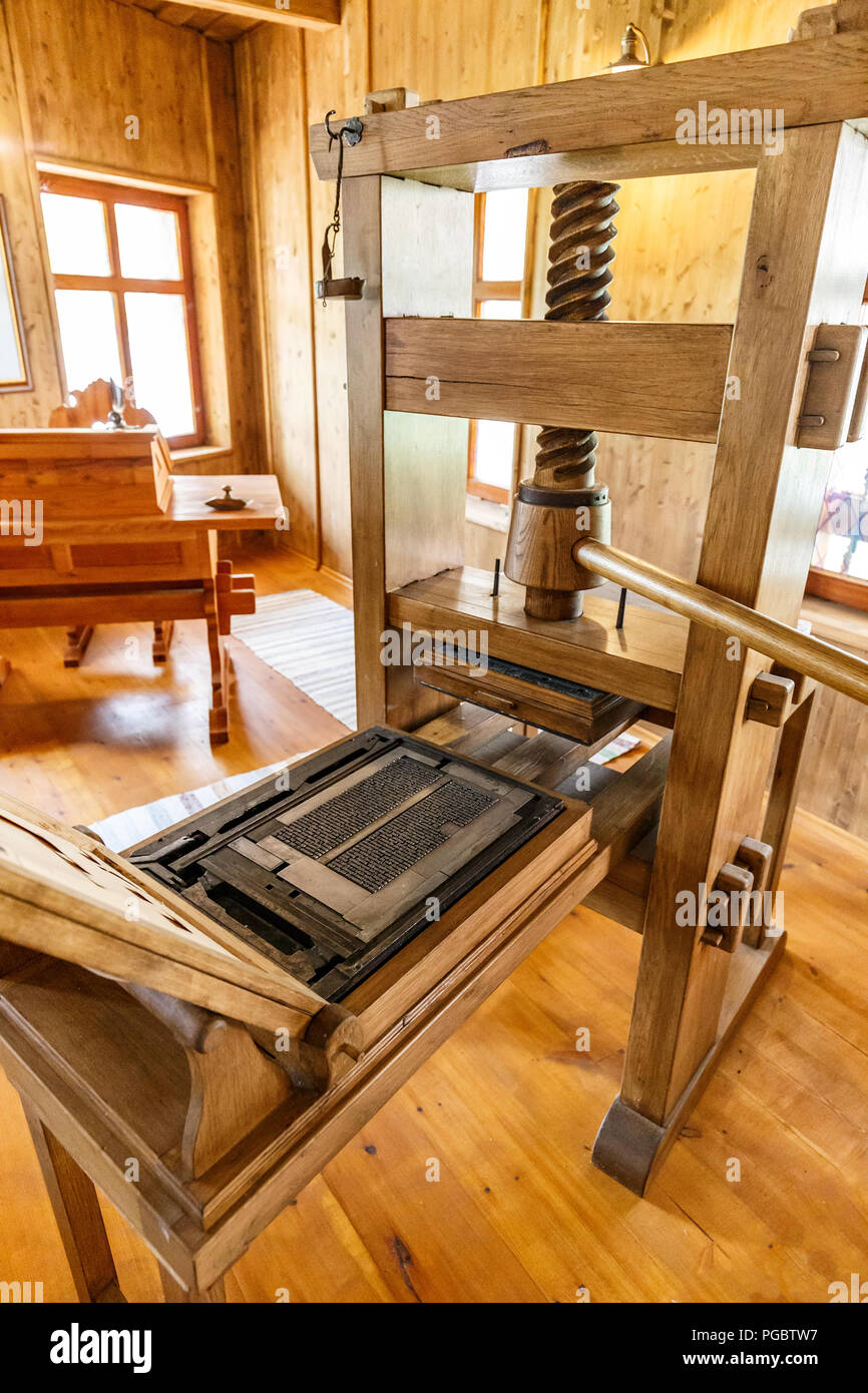 Imprenta de madera antigua. Primera imprenta por Gutenberg Foto de stock