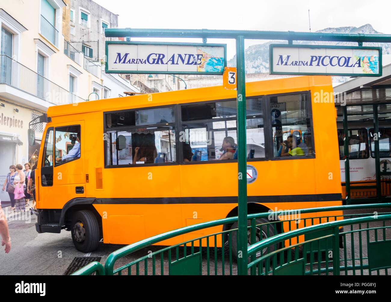 Transporte publico isla de capri italia fotografías e imágenes de alta  resolución - Alamy