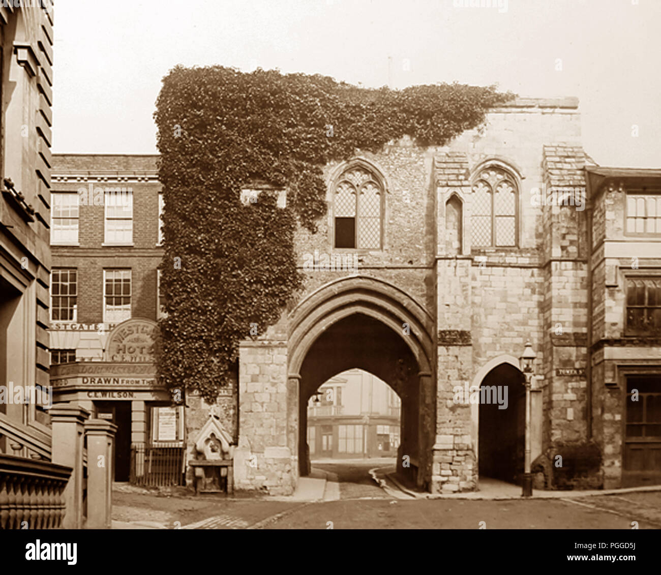 West Gate, Winchester, época victoriana Foto de stock