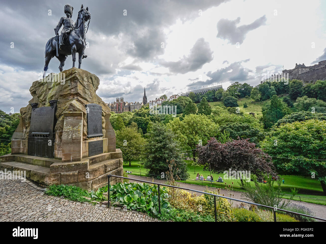 El Royal Scots Greys memorial en los jardines de Princes Street West en Edimburgo Scotland Reino Unido Foto de stock