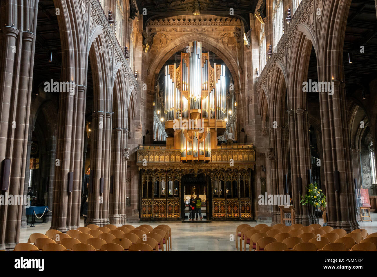 Nave central de la Catedral de Manchester, en Manchester, Inglaterra. Foto de stock