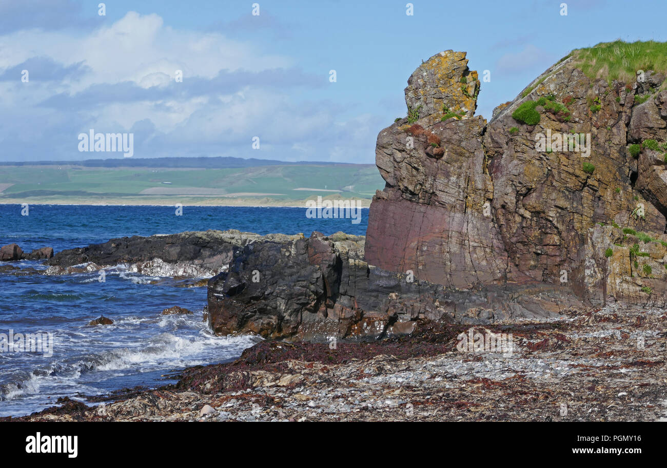 Rocas en Machrihanish Beach, Argyll, Escocia Foto de stock