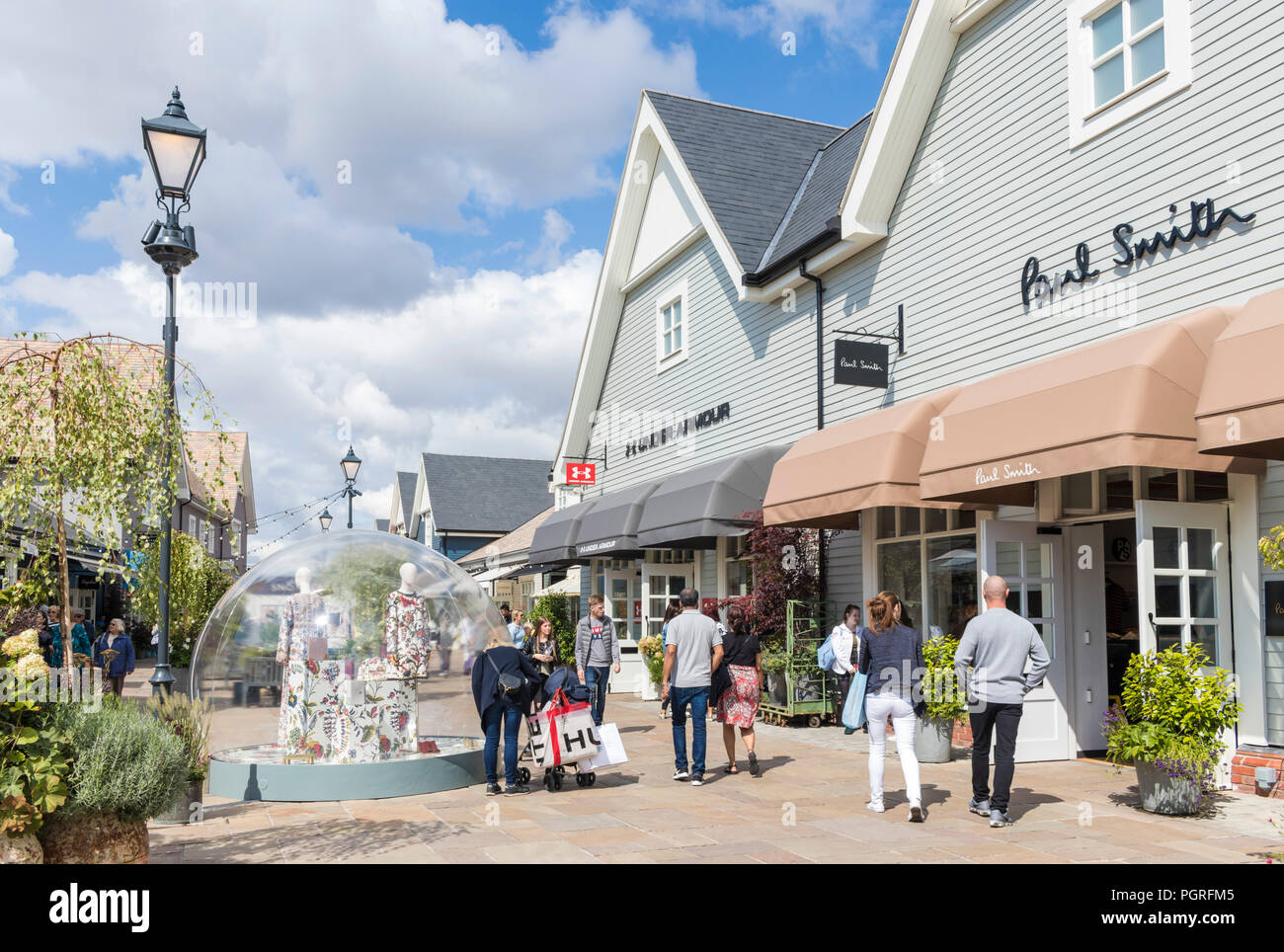 Bicester Village bicester shopping village outlet mall bicester oxfordshire inglaterra GB Europa Foto de stock