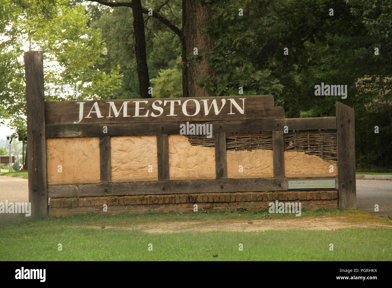 Jamestown, va, EE.UU. Entrada al histórico Jamestown, primer asentamiento permanente inglés en las Américas. Foto de stock