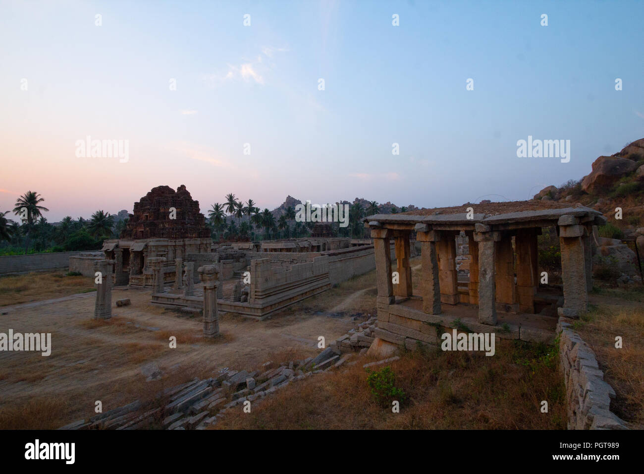 Achyuta Raya templo, Hampi. Antiguo templo dedicado al dios Vishnu. Foto de stock