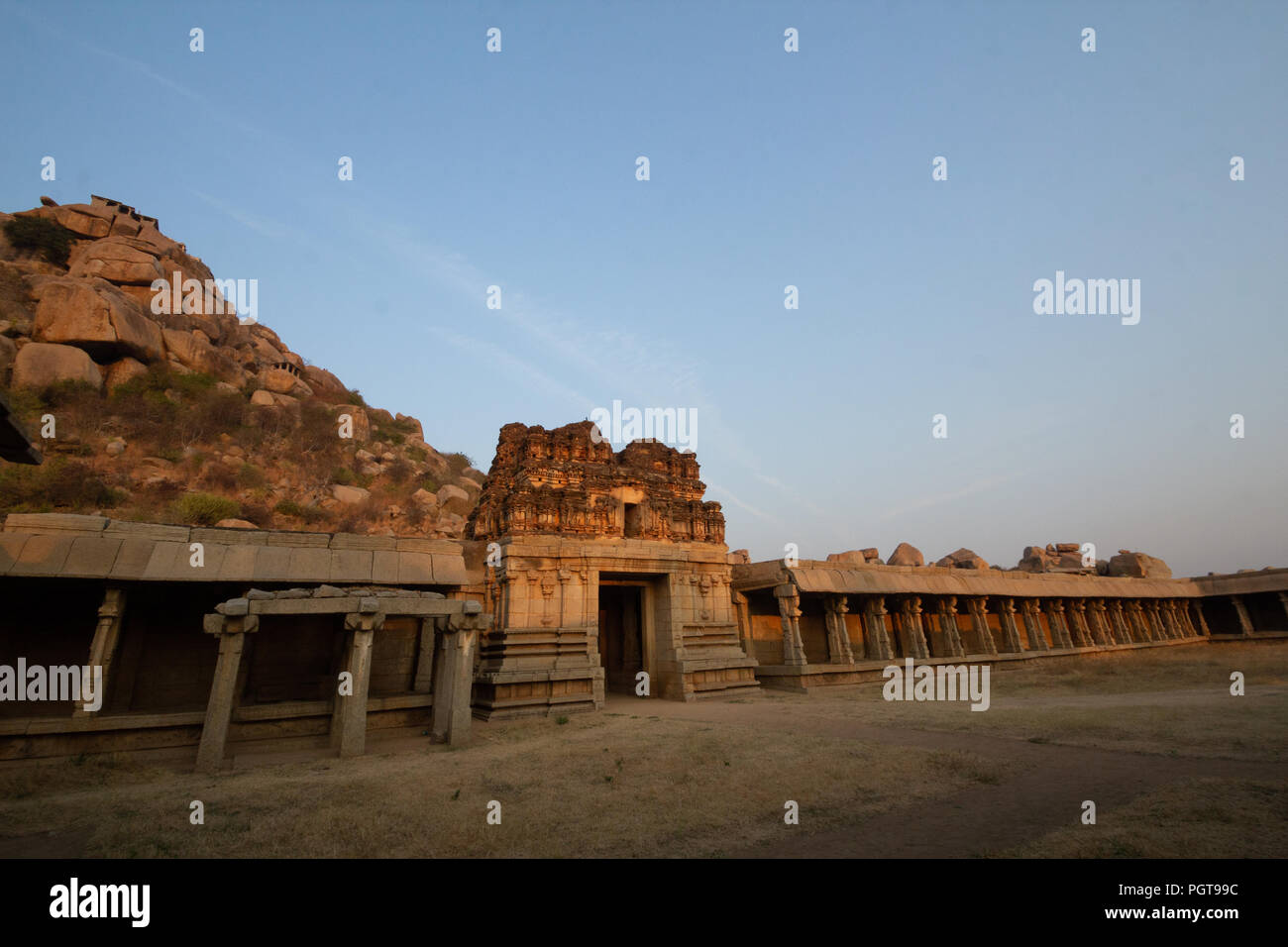 Achyuta Raya templo, Hampi. Antiguo templo dedicado al dios Vishnu. Foto de stock