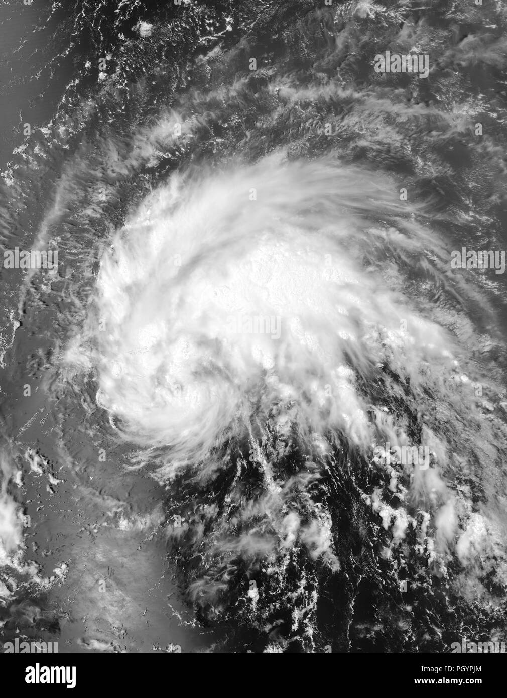 La tormenta tropical Irene acercándose a Puerto Rico, tomada desde el satélite Aqua de NASA, 2011. Imagen cortesía de NASA Goddard MODIS Rapid Response Team. () Foto de stock