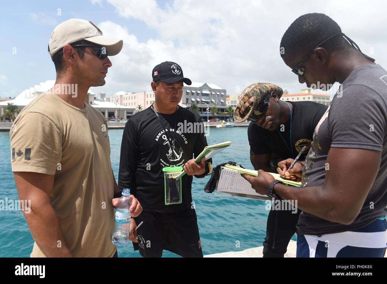 Bahamas 15 Junio 2018 marinero l der H ctor Ladron izquierda